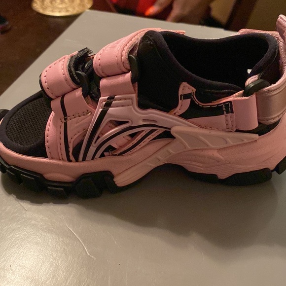 Balenciaga kids sandals - Never worn- Authentic - Picture 4 of 14